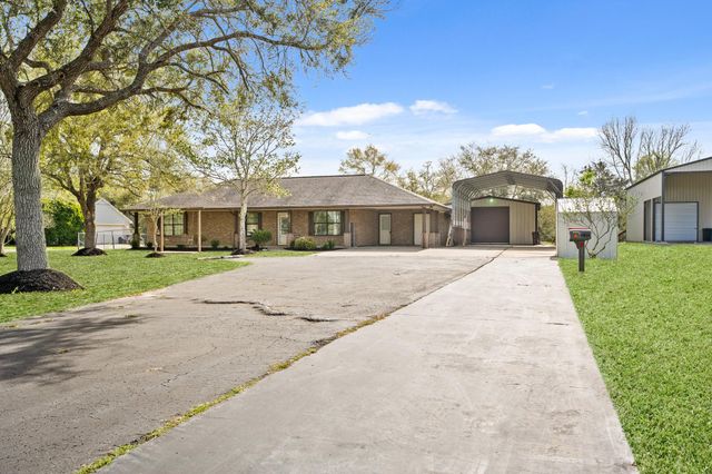 4309 S Elm Avenue, Santa Fe, TX 77517