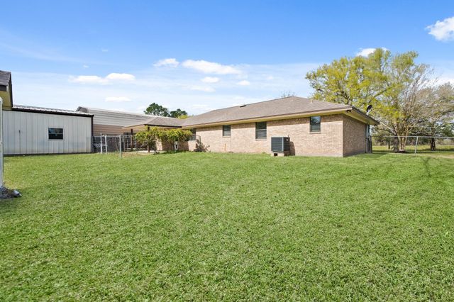 4309 S Elm Avenue, Santa Fe, TX 77517