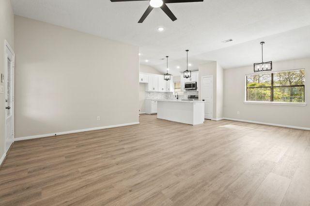 4309 S Elm Avenue, Santa Fe, TX 77517