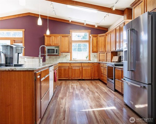 485 S Vesper Way, Camano Island, WA 98282