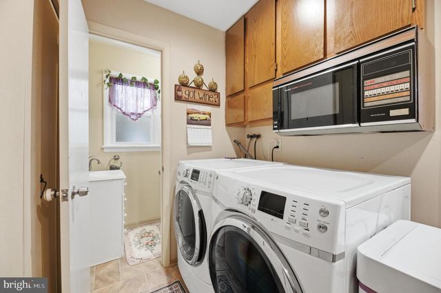 20 E DARRAH LN, Lawrence Township, NJ 08648