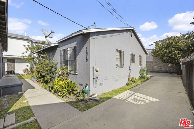 11008 Willowbrook Avenue, Los Angeles, CA 90059