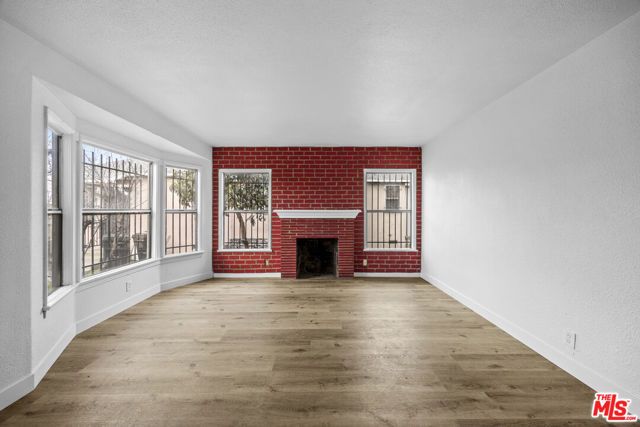 11008 Willowbrook Avenue, Los Angeles, CA 90059