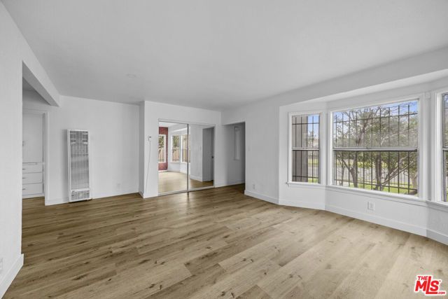 11008 Willowbrook Avenue, Los Angeles, CA 90059