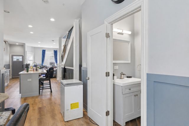 4411 S Calumet Avenue, Chicago, IL 60653