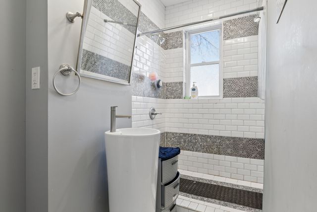 4411 S Calumet Avenue, Chicago, IL 60653