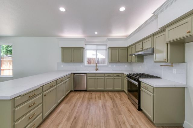 5021 W Decatur Avenue, Fresno, CA 93722