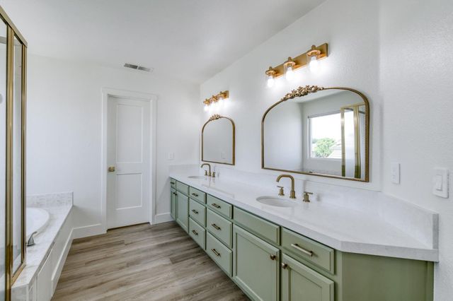 5021 W Decatur Avenue, Fresno, CA 93722