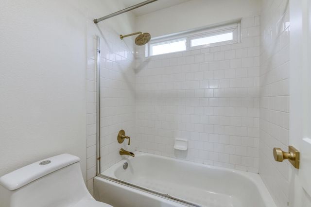 5021 W Decatur Avenue, Fresno, CA 93722