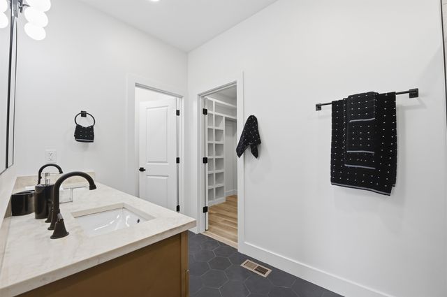 2739 E Ironstone St, Park City, KS 67219