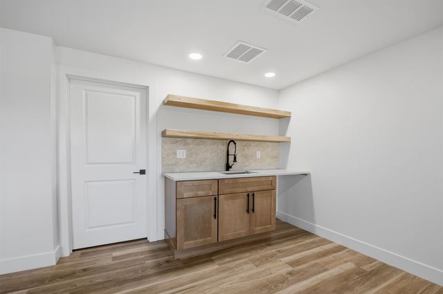 2739 E Ironstone St, Park City, KS 67219