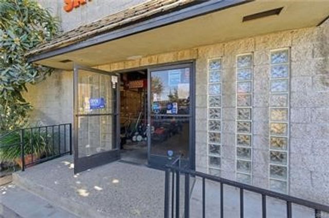 1601 California Avenue, Monrovia, CA 91016