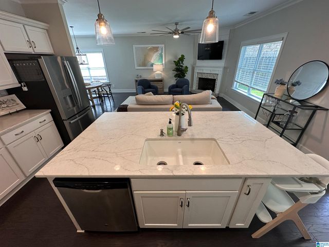 1326 CREEKSIDE GLEN, Irondale, AL 35210