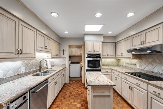 735 Villa Trabue Street, Shreveport, LA 71106