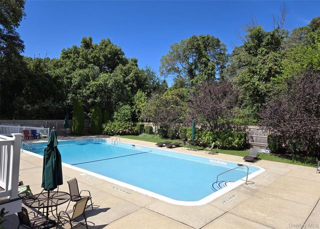 655 Middle Country Road 2-2E2, Coram, NY 11727