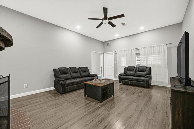 2407 Rambling Brook Drive, Spring, TX 77373