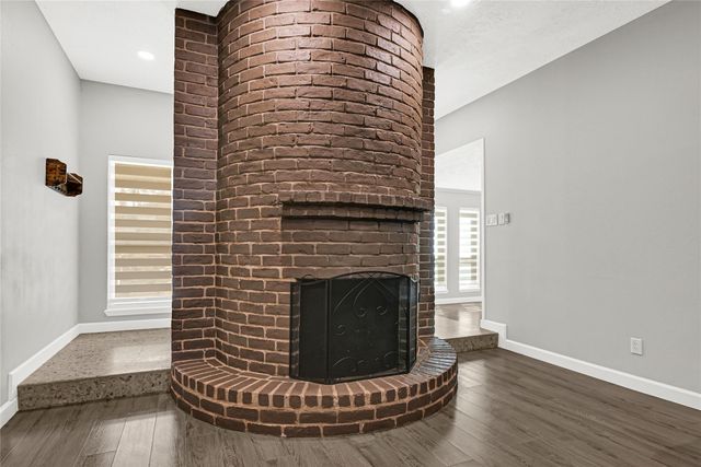 2407 Rambling Brook Drive, Spring, TX 77373