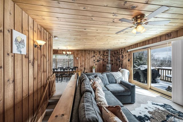44 Howes Loop, Wilmington, VT 05363