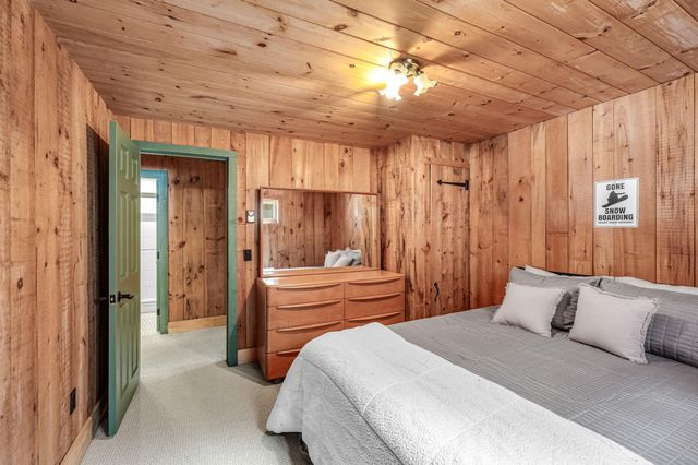 44 Howes Loop, Wilmington, VT 05363