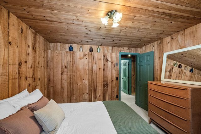 44 Howes Loop, Wilmington, VT 05363