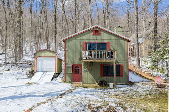 44 Howes Loop, Wilmington, VT 05363