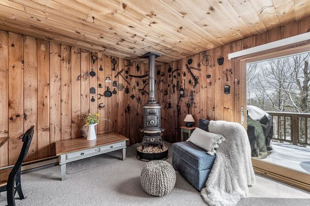 44 Howes Loop, Wilmington, VT 05363