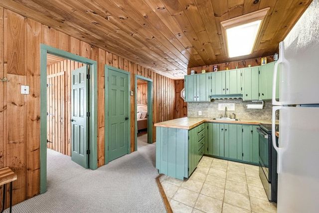 44 Howes Loop, Wilmington, VT 05363