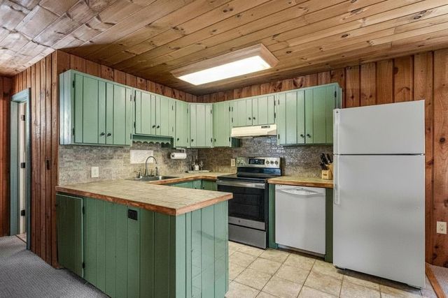 44 Howes Loop, Wilmington, VT 05363