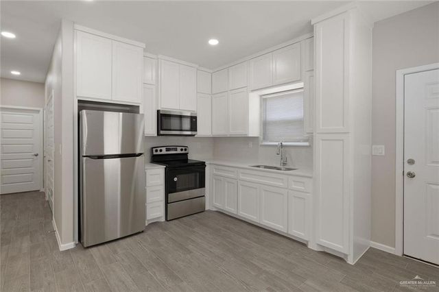 740 N Alamo Road 20, Alamo, TX 78516