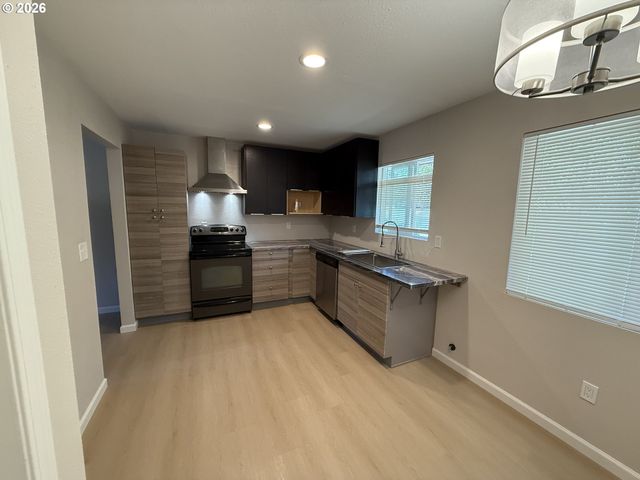 13414 Nw SHERRY St, Portland, OR 97229