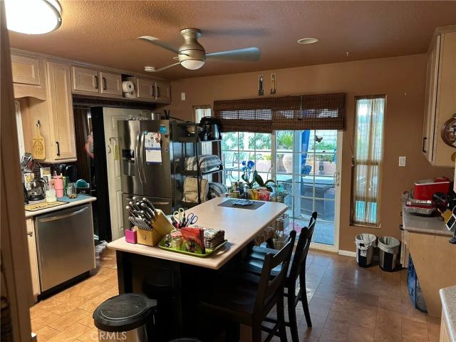 23509 Via Chantilly, Valencia, CA 91355