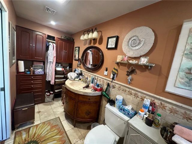 23509 Via Chantilly, Valencia, CA 91355