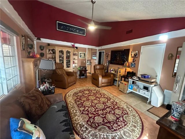 23509 Via Chantilly, Valencia, CA 91355