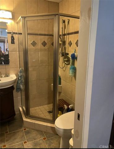 23509 Via Chantilly, Valencia, CA 91355