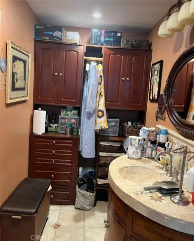 23509 Via Chantilly, Valencia, CA 91355