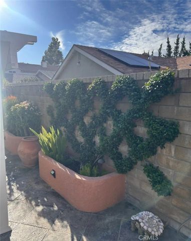 23509 Via Chantilly, Valencia, CA 91355