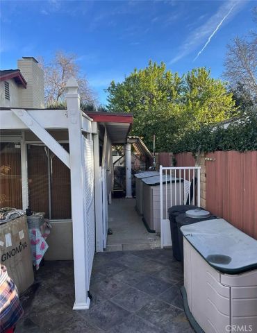 23509 Via Chantilly, Valencia, CA 91355