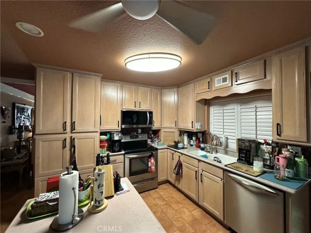 23509 Via Chantilly, Valencia, CA 91355