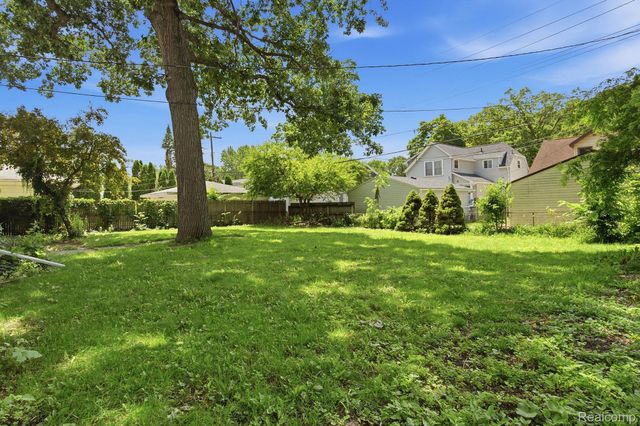 1214 McLean Avenue, Royal Oak, MI 48067