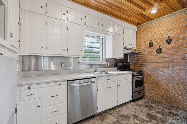 1214 McLean Avenue, Royal Oak, MI 48067