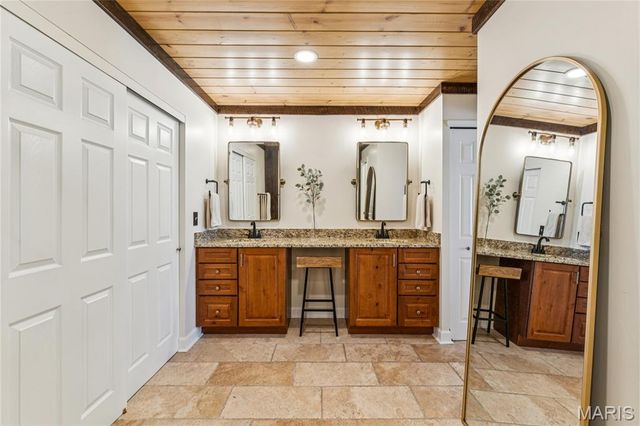 1920 Baxter Ridge Drive, Chesterfield, MO 63017