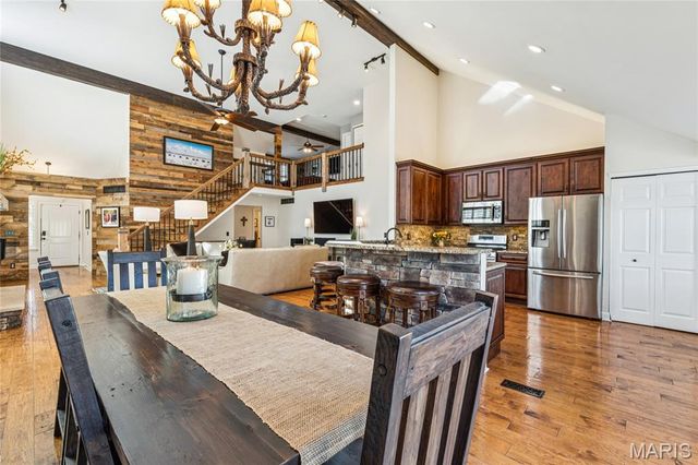 1920 Baxter Ridge Drive, Chesterfield, MO 63017