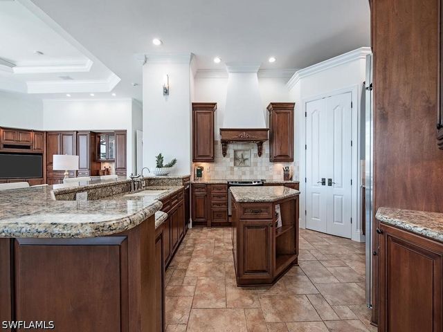 466 CLIFTON CT, Marco Island, FL 34145