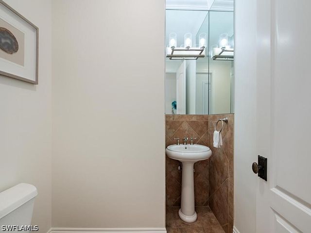 466 CLIFTON CT, Marco Island, FL 34145