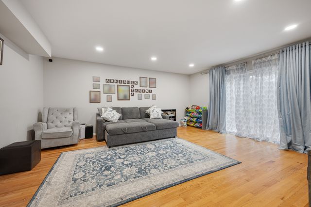 1347 Rose Boulevard, Buffalo Grove, IL 60089