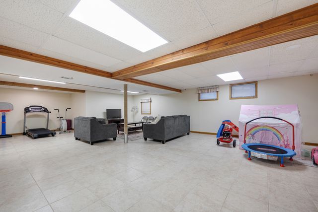 1347 Rose Boulevard, Buffalo Grove, IL 60089