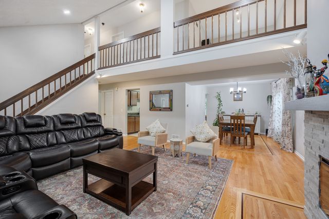 1347 Rose Boulevard, Buffalo Grove, IL 60089