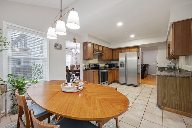 1347 Rose Boulevard, Buffalo Grove, IL 60089