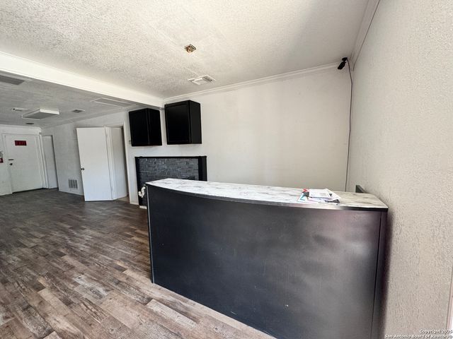 6617 S Flores, San Antonio, TX 78214