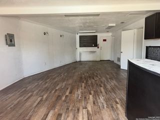 6617 S Flores, San Antonio, TX 78214